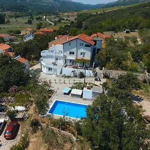 M , Baška Kroatië